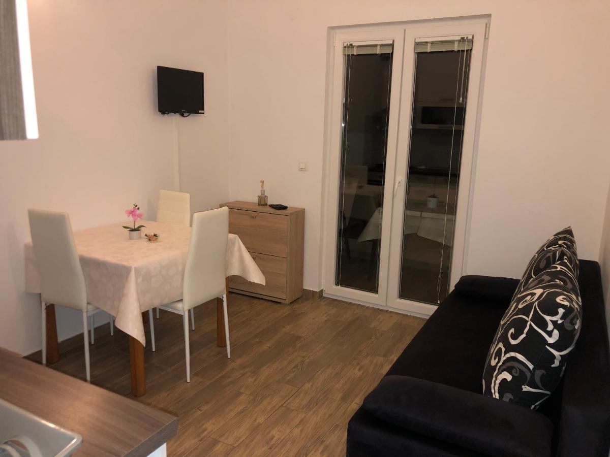 קרס Apartmani Ivana מראה חיצוני תמונה
