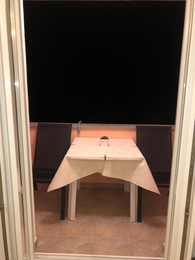 קרס Apartmani Ivana מראה חיצוני תמונה