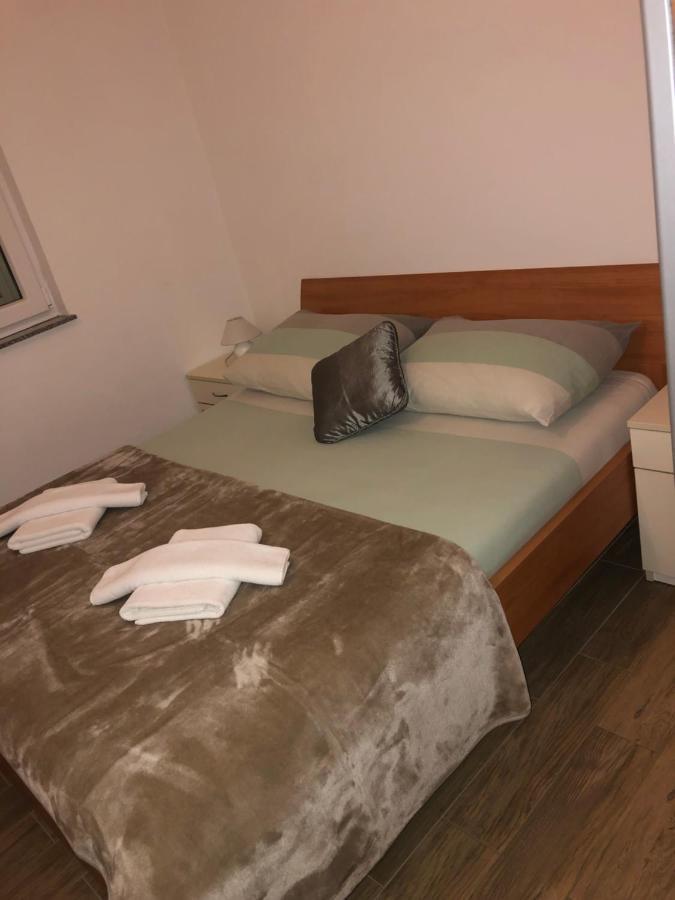 קרס Apartmani Ivana מראה חיצוני תמונה
