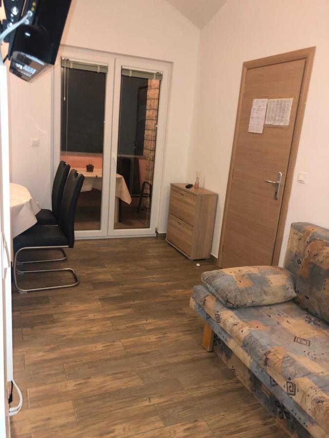 קרס Apartmani Ivana מראה חיצוני תמונה