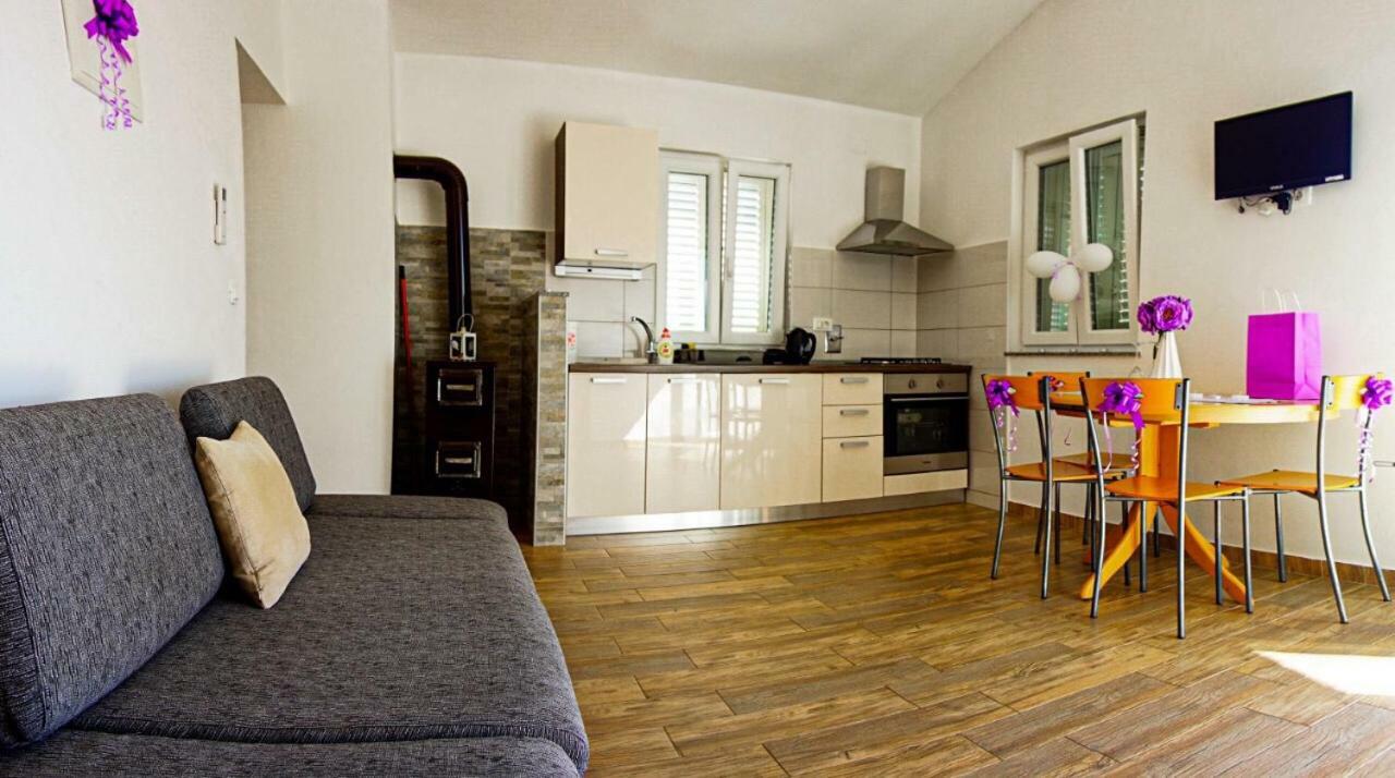 קרס Apartmani Ivana מראה חיצוני תמונה
